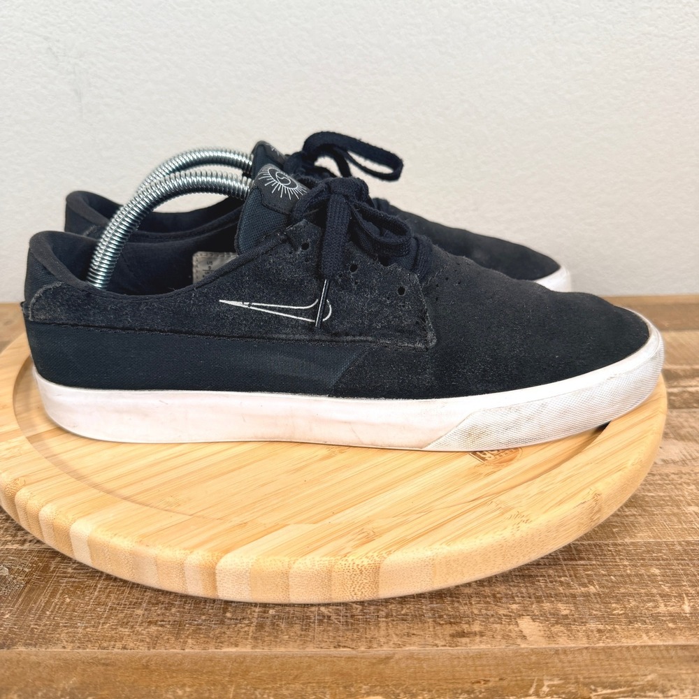 Nike SB Shane Skate Shoes Mens 9 Black White BV0657-003 Low Top Suede